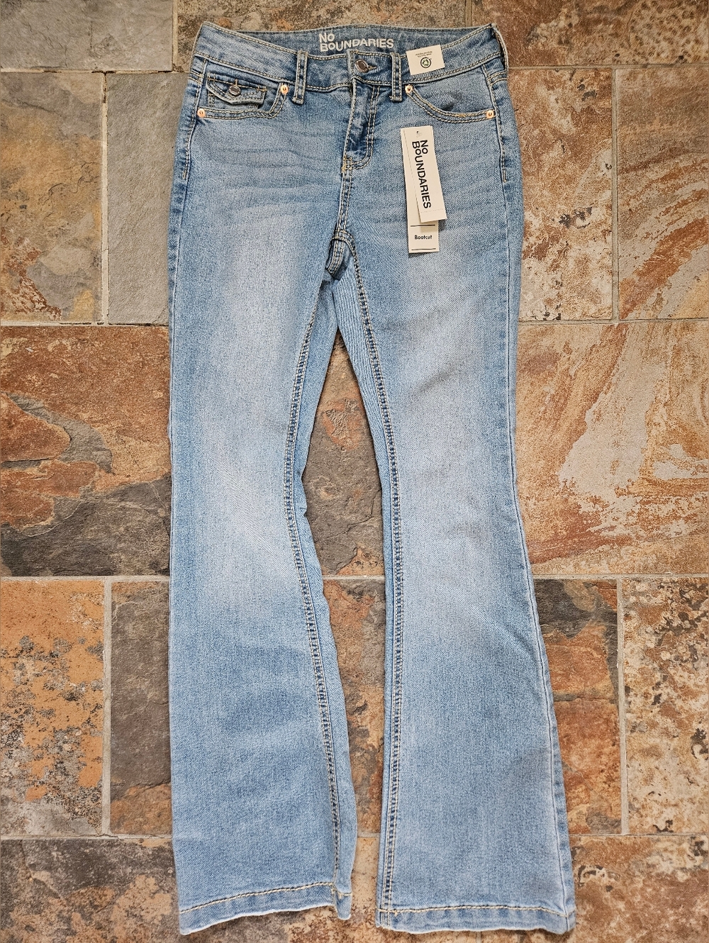 Womens Size 2 No Boundaries Light Blue Boot Cut Jeans